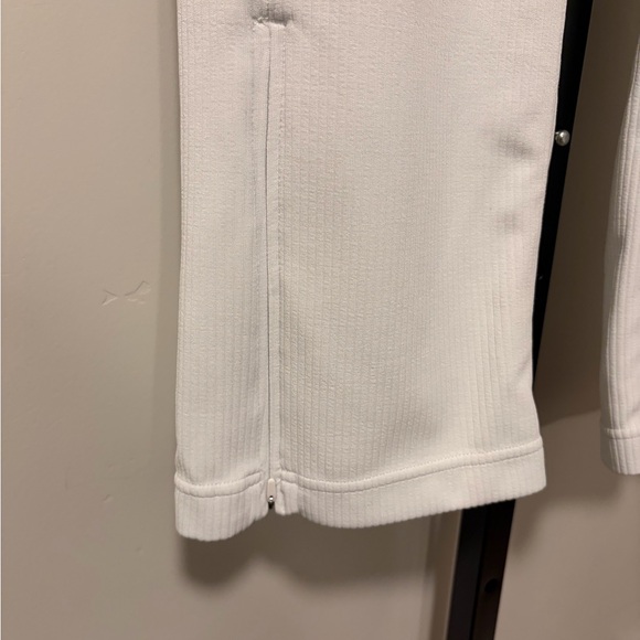 NWOT Lululemon Ribbed Softstreme Zip-Leg High Rise Cropped Pant 25β - Picture 6 of 11